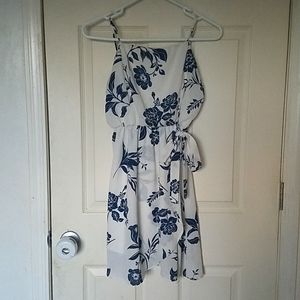 Womens white & blue floral Dress XS